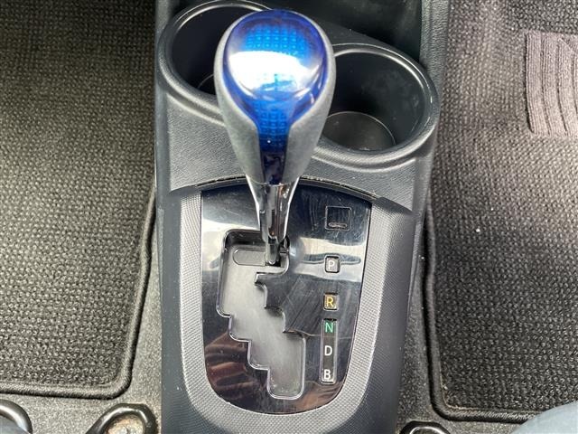 Toyota AQUA 2015 7593342-1