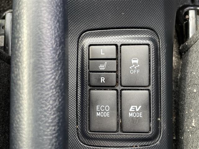 Toyota AQUA 2015 7593342-3