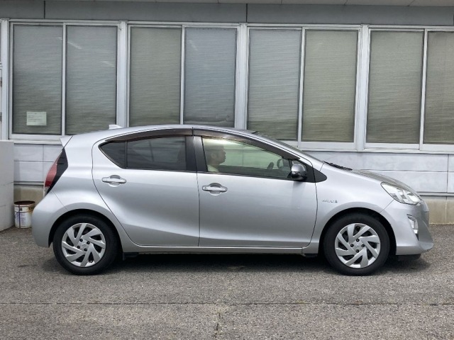 Toyota AQUA 2015 7593383-3