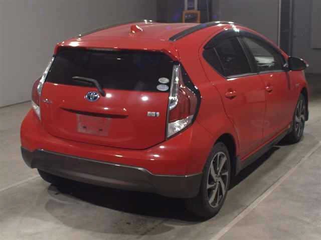 Toyota AQUA 2016 7593388-1