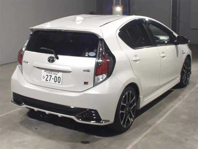 Toyota AQUA 2018 7593389-1