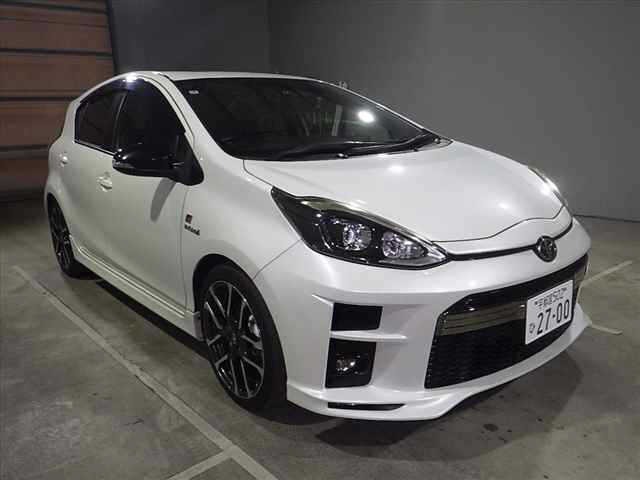 Toyota AQUA 2018 7593389-3