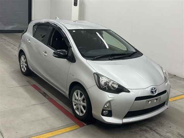 Toyota AQUA 2013 7593391-0