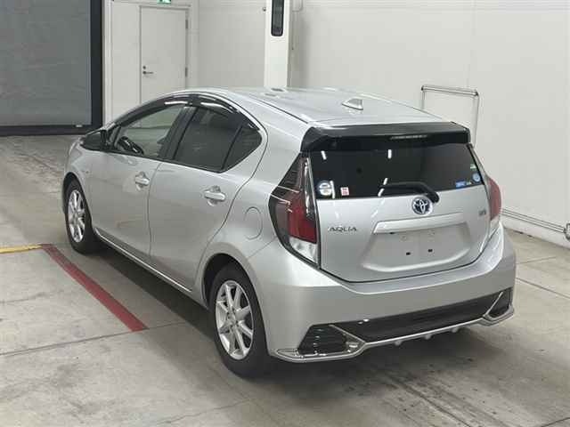 Toyota AQUA 2013 7593391-1