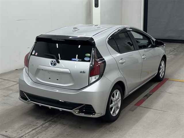 Toyota AQUA 2013 7593391-5