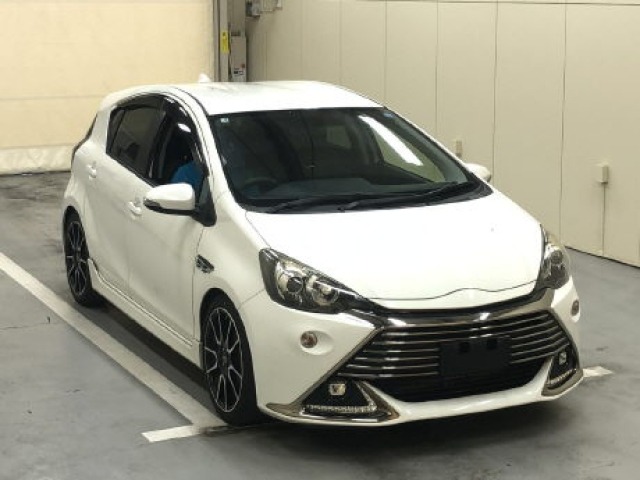 Toyota AQUA 2015 7593395-0