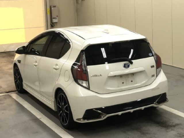 Toyota AQUA 2015 7593395-1