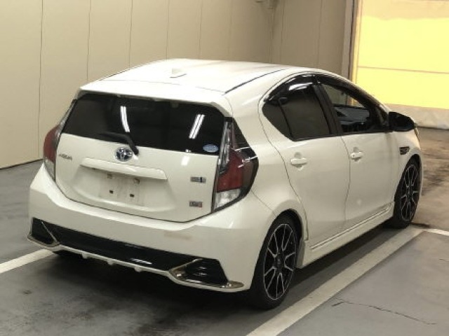 Toyota AQUA 2015 7593395-3