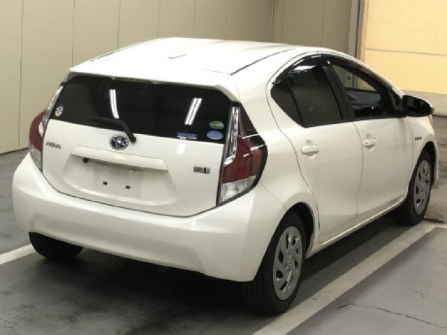 Toyota AQUA 2017 7593396-3
