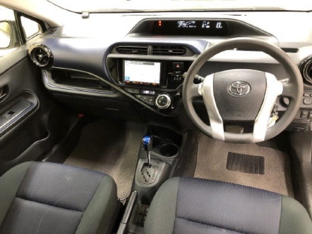 Toyota AQUA 2017 7593396-4