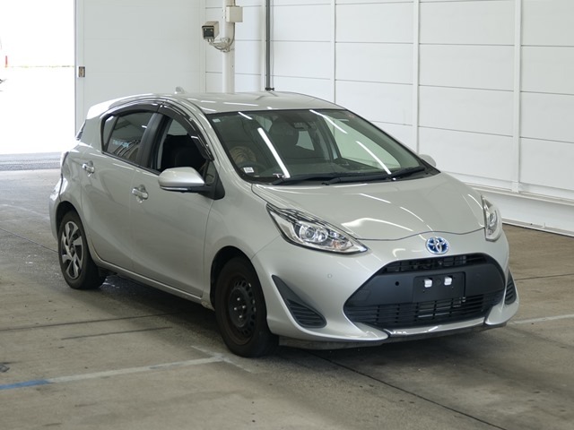 Toyota AQUA 2020 7593402-0
