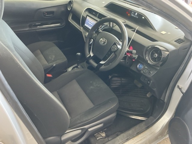 Toyota AQUA 2020 7593402-4