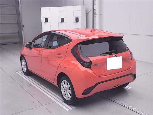 Toyota AQUA 2025 7593528-1