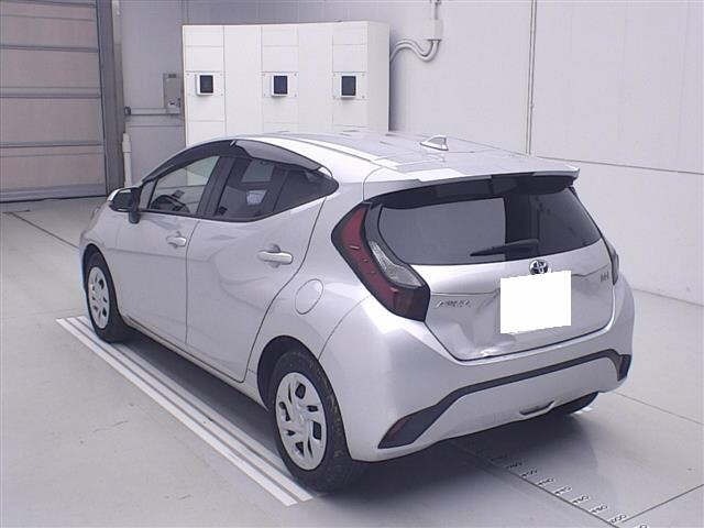 Toyota AQUA 2021 7593530-1