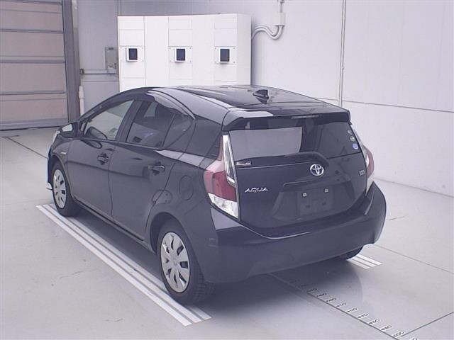 Toyota AQUA 2016 7593531-1