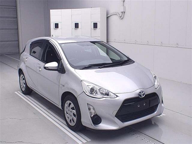 Toyota AQUA 2015 7593534-0