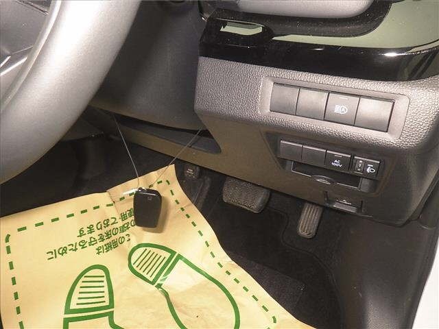 Toyota AQUA 2025 7593540-8