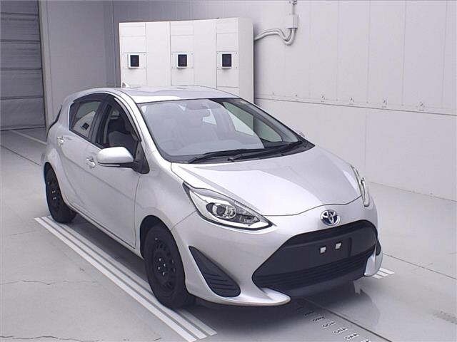Toyota AQUA 2021 7593546-0