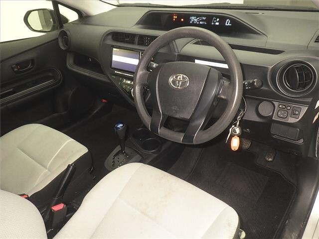 Toyota AQUA 2021 7593546-3