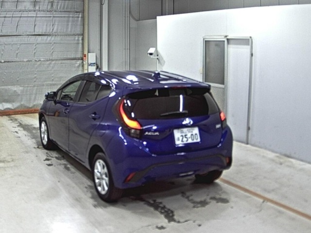 Toyota AQUA 2021 7593578-1