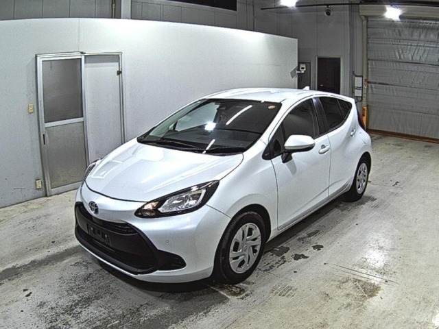 Toyota AQUA 2022 7593593-4