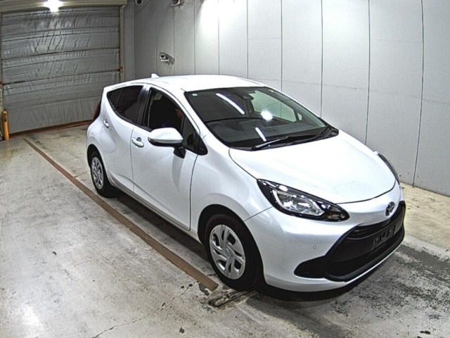 Toyota AQUA 2022 7593604-0