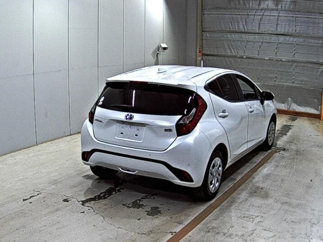 Toyota AQUA 2022 7593604-5