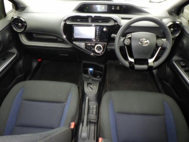 Toyota AQUA 2017 7593605-3
