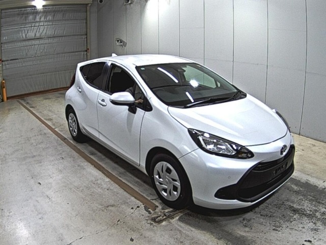 Toyota AQUA 2023 7593607-0