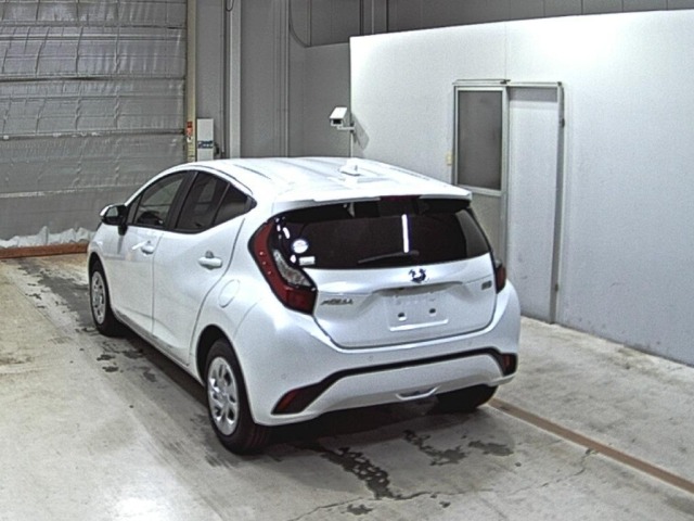 Toyota AQUA 2023 7593607-1