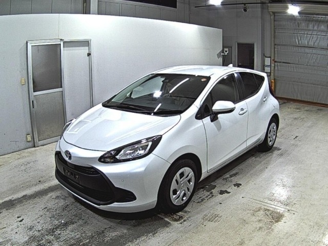 Toyota AQUA 2023 7593607-4