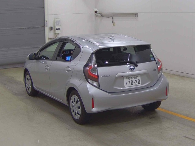 Toyota AQUA 2020 7593616-1