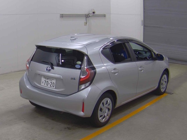 Toyota AQUA 2020 7593616-4