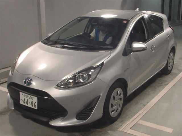 Toyota AQUA 2019 7593618-4
