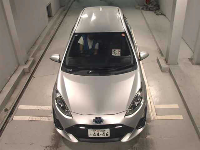 Toyota AQUA 2019 7593618-6