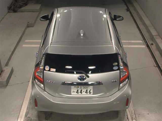 Toyota AQUA 2019 7593618-7