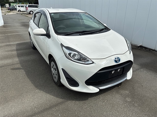 Toyota AQUA 2021 7593684-0