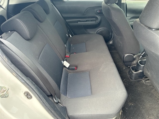 Toyota AQUA 2021 7593684-6