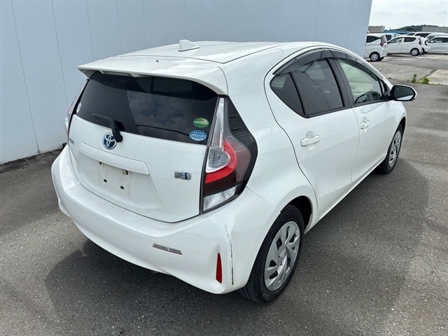 Toyota AQUA 2021 7593684-8