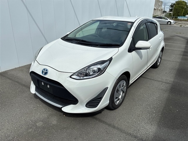 Toyota AQUA 2021 7593684-9