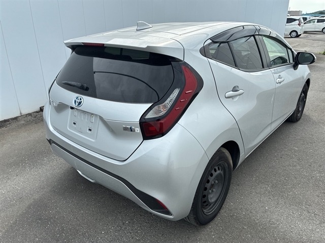 Toyota AQUA 2022 7593692-8