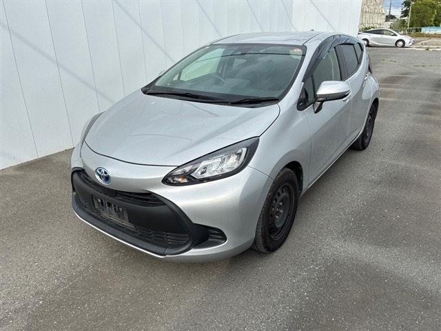 Toyota AQUA 2022 7593692-9