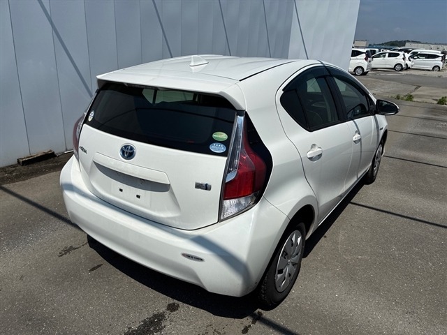 Toyota AQUA 2017 7593693-8