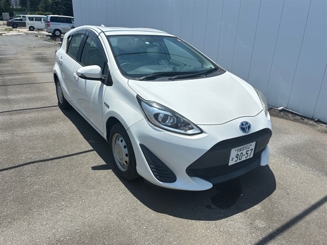 Toyota AQUA 2018 7593694-0