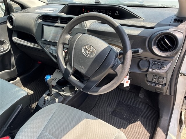 Toyota AQUA 2018 7593694-3