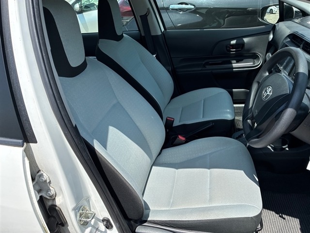Toyota AQUA 2018 7593694-5