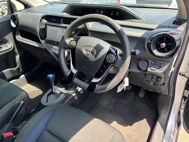 Toyota AQUA 2019 7593709-3