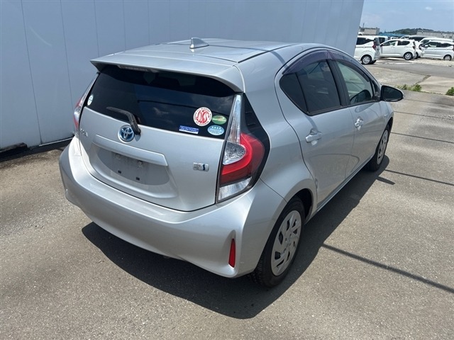 Toyota AQUA 2019 7593709-8