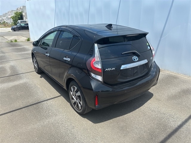 Toyota AQUA 2020 7593710-1