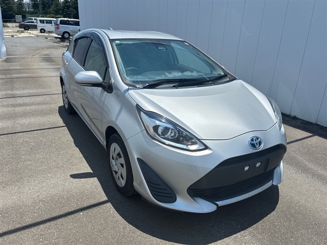 Toyota AQUA 2021 7593720-0